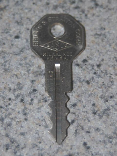 GM Ignition Key 1934 (#12 ) - Click Image to Close
