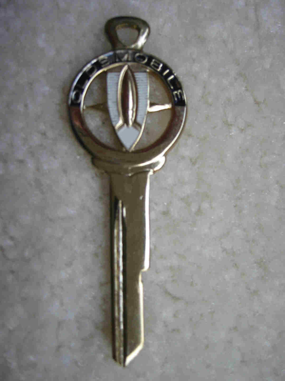 Oldsmobile Crest Key Blank - Enameled 1970 (S)