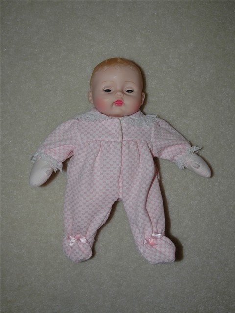 Madame Alexander "Little Huggums" Doll - Click Image to Close