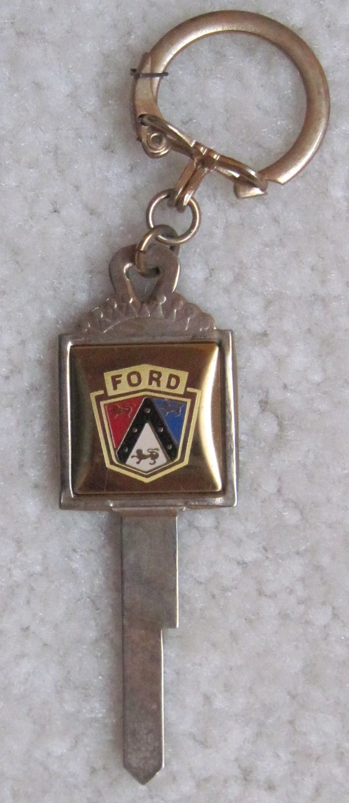 Ford Crest Key - 1951 and 1952 - Click Image to Close