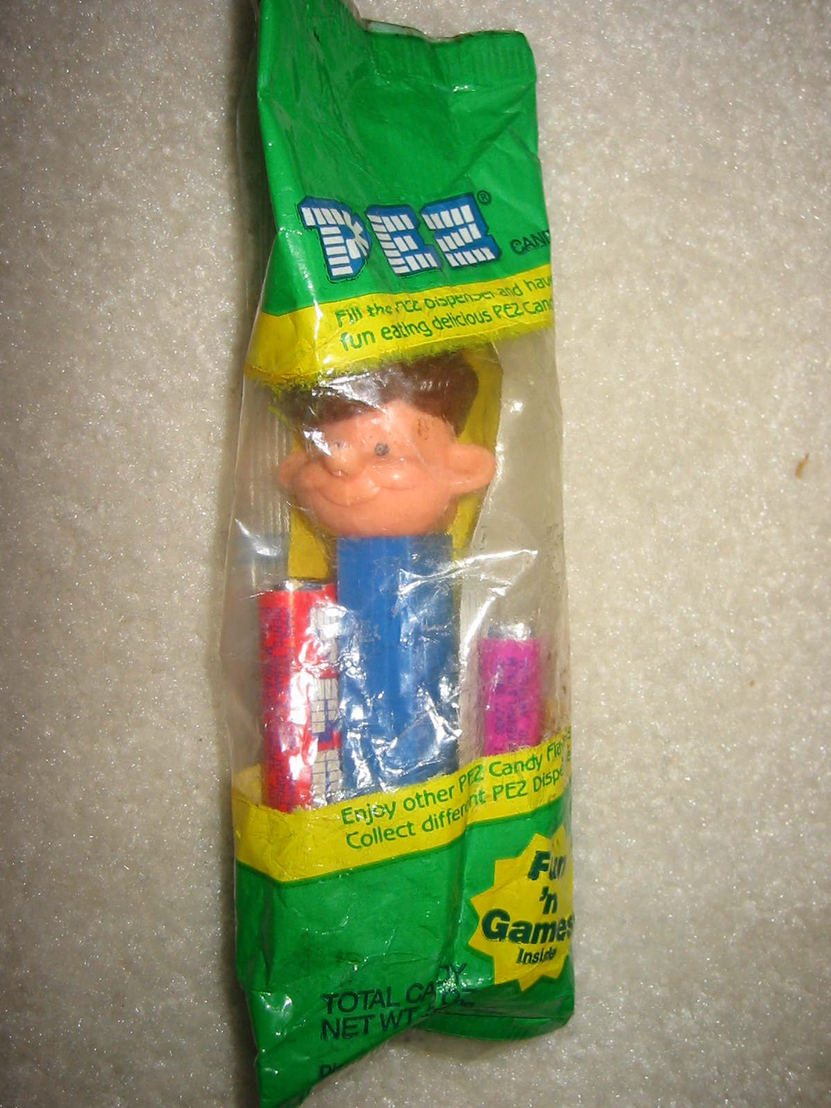 Pez Pal Boy (MIB)