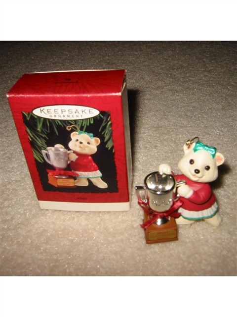 Hallmark Ornament -- MOM 1994