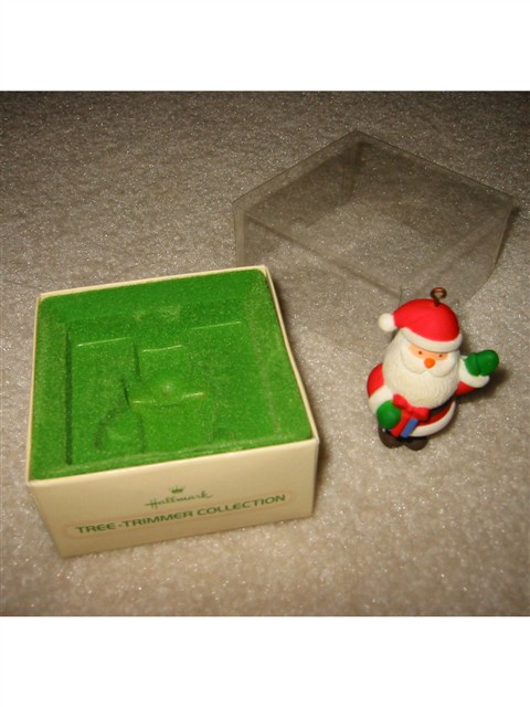 Hallmark Ornament -- Santa 1978