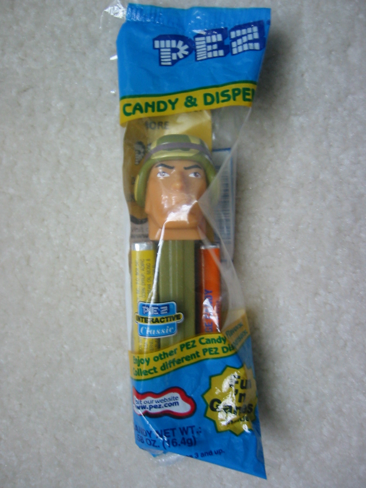 Emergency Heroes Pez - Army Soldier (MIB) - Click Image to Close