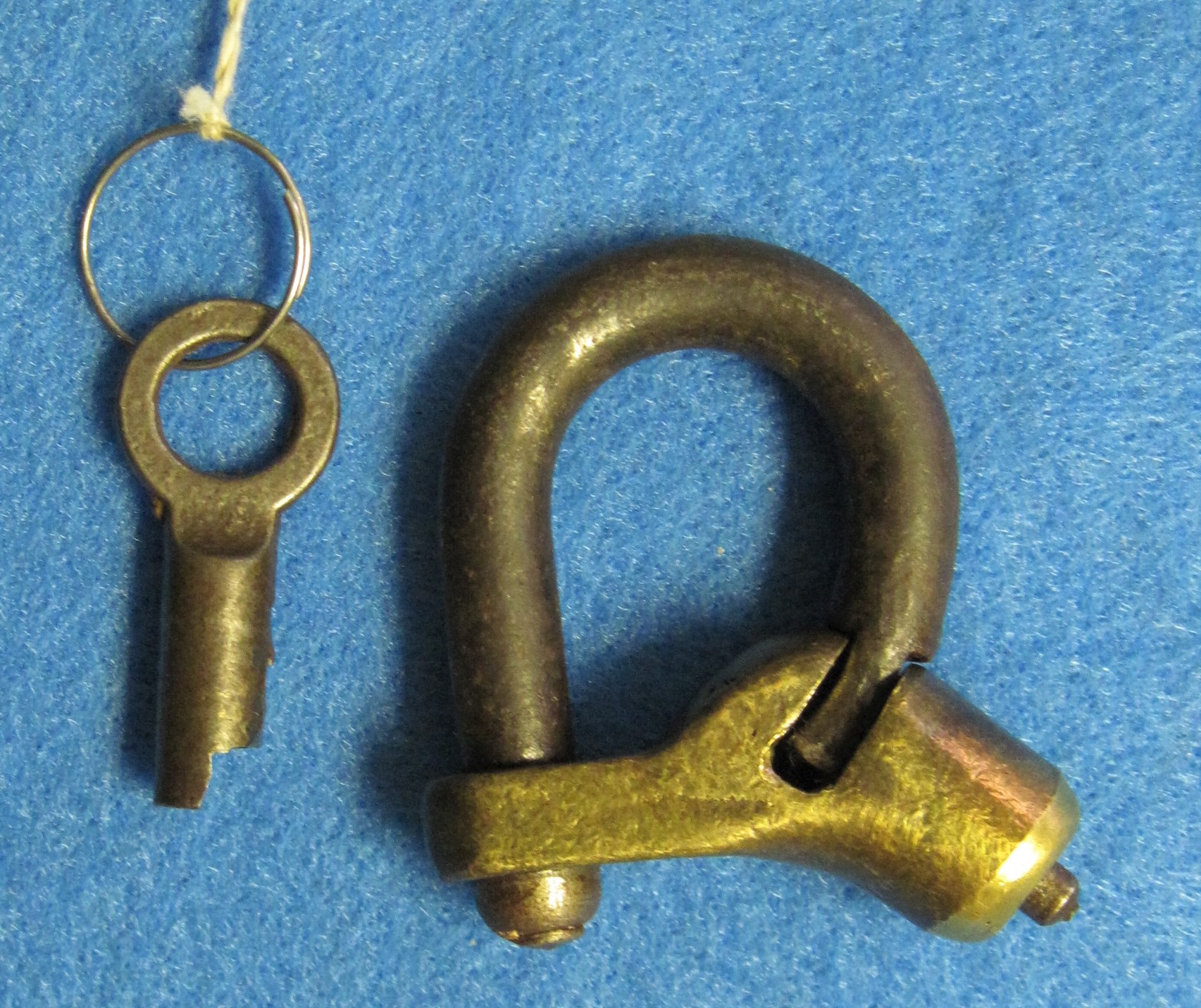 Unusual screw type padlock - Click Image to Close