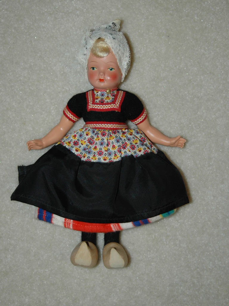 Dutch Folkdress Doll - Click Image to Close