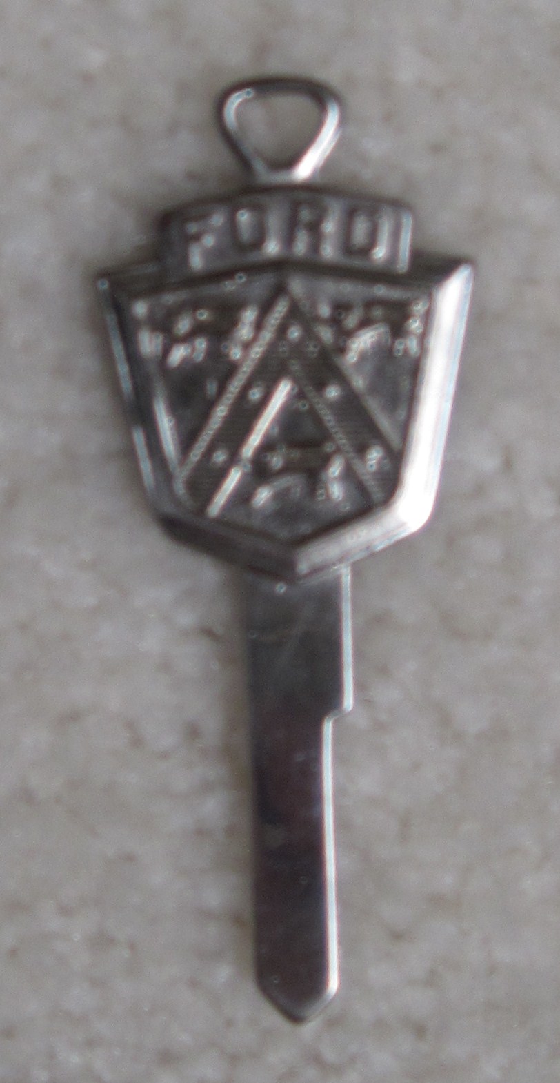 Ford Crest Key - 1951 and 1952 - Click Image to Close