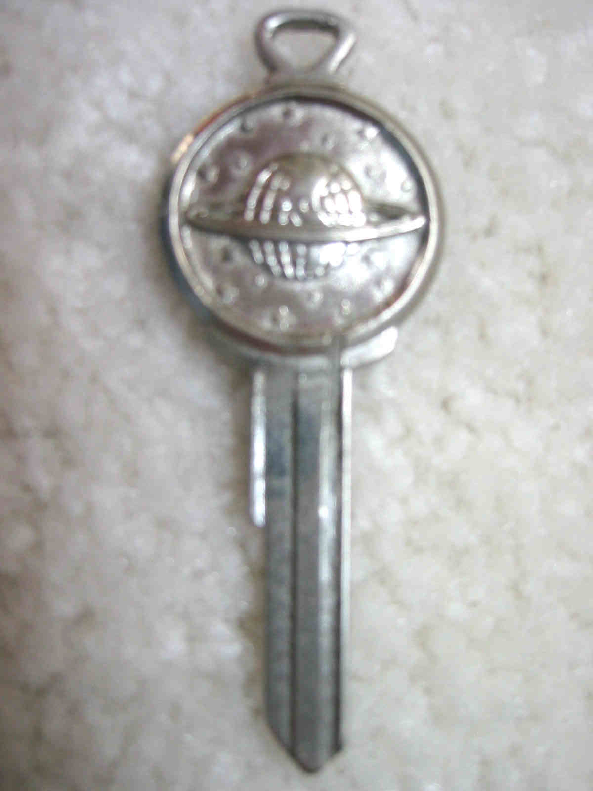 Oldsmobile Classic Crest Key NS (1936 - 1966) - Click Image to Close