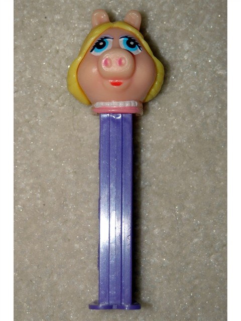 Miss Piggy with Eyelashes Pez